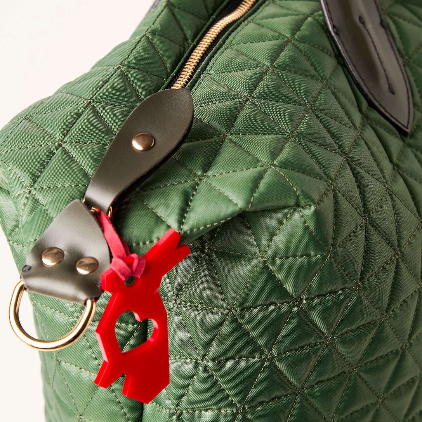 Bolsa Matelassê Weekender Oliva